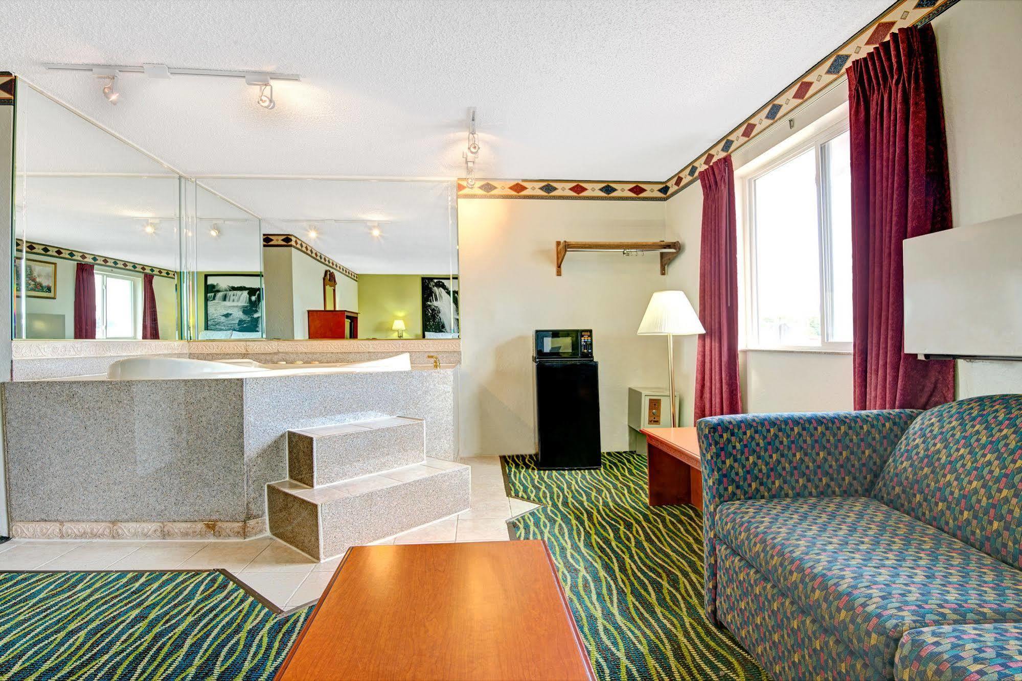 Super 8 By Wyndham Independence Kansas City Exterior foto